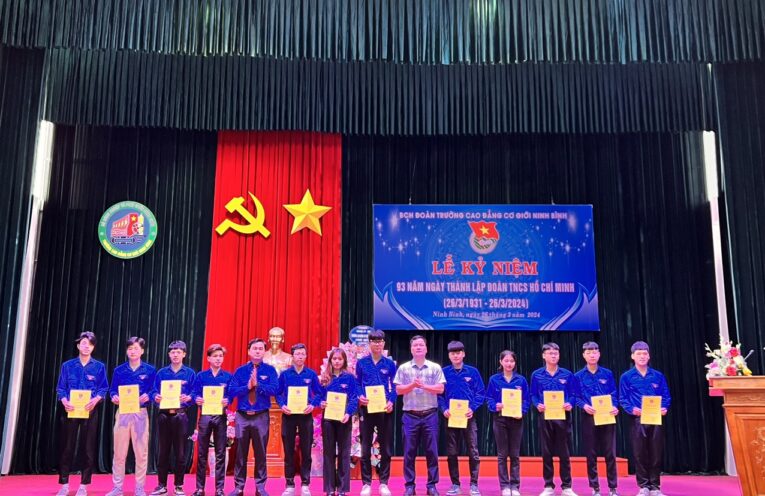 Lễ kỷ niệm 93 năm ngày thành lập Đoàn TNCS Hồ Chí Minh và Trao các danh hiệu “Sinh viên 5 tốt”, “Học sinh 3 rèn luyện” năm 2024